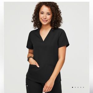 Figs Casma 3 pocket scrub top